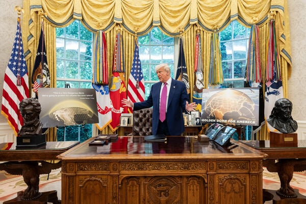 ミサイル防衛システム「ゴールデン・ドーム構想を発表するトランプ大統領（提供：Joyce N. Boghosian/White House/ZUMA Press/アフロ）