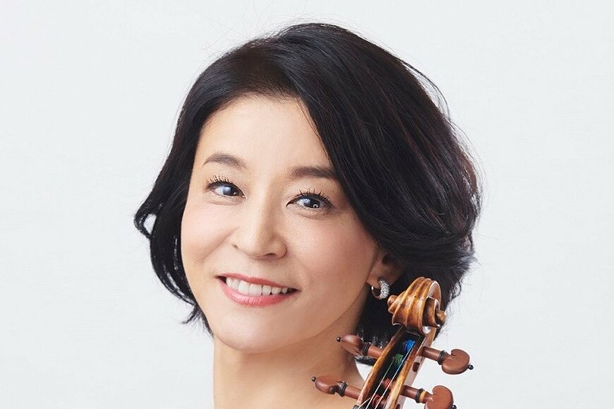高嶋ちさ子 英国超高級オープンカーと2ショット「カッコよすぎるっす」「ちさ子さんにぴったり」「惚れ惚れ」の声