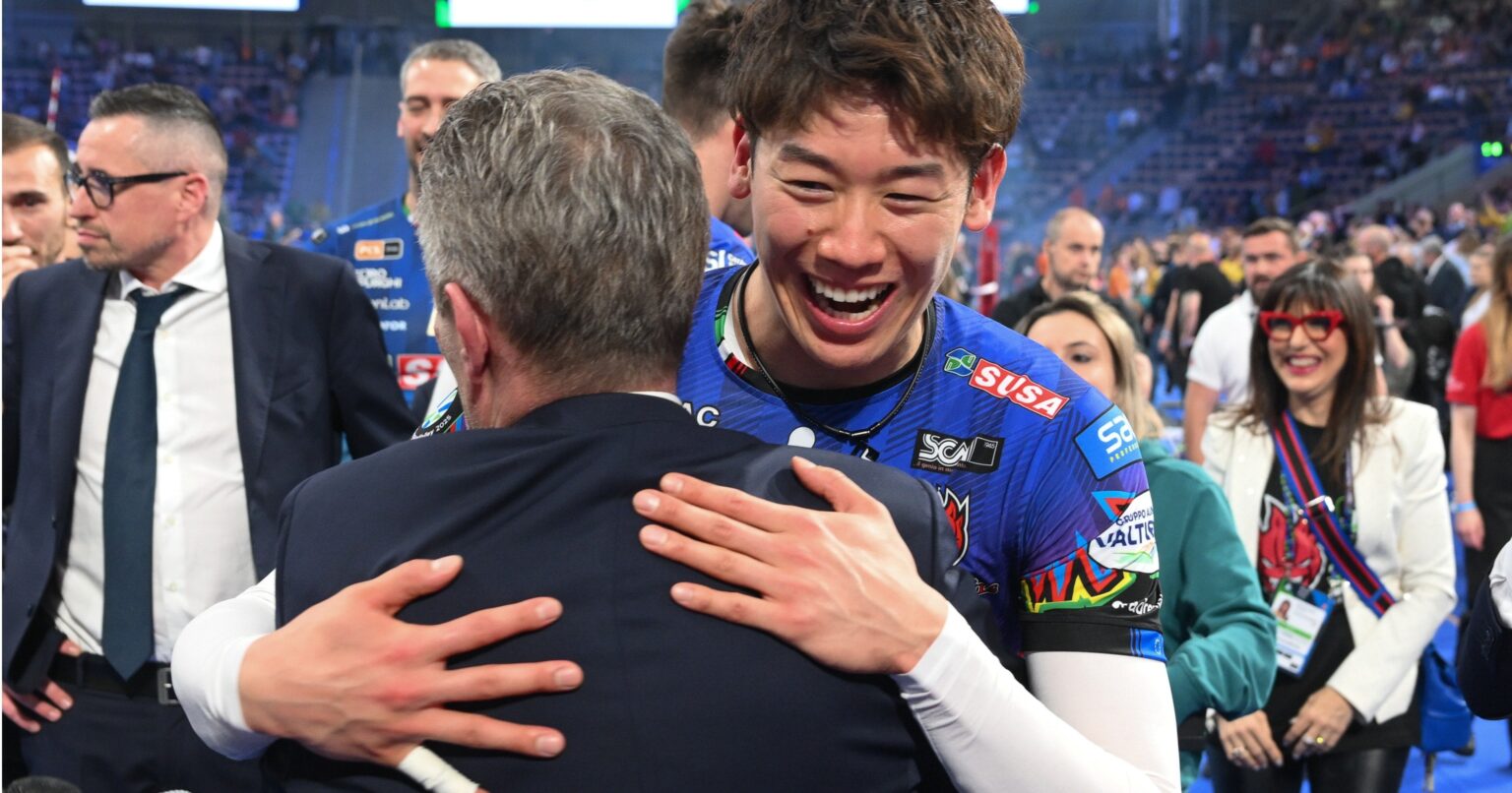 「イシカワは英雄」「“死闘”を楽しんでいた」イタリア紙も絶賛…29歳石川祐希が日本男子バレー史上初“欧州CL制覇”「本当にうれしくて感動しています」 - バレーボール - Number Web