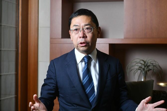 インタビューに答える熊谷氏