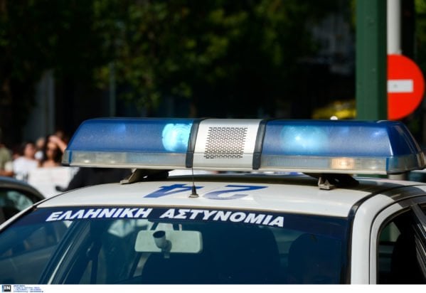 Thessaloniki：36 -YEAR -OLDSの恐怖の瞬間 - 彼女はカード、リング、1,500人のドラクマにつかまえられました