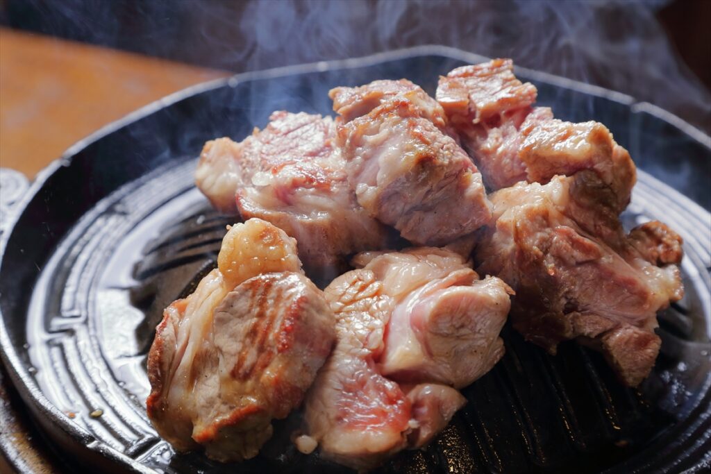 【北海道ジンギスカンフェスティバル2025】50種類以上を食べ比べ！「味付ジンギスカングランプリ」決選投票も - OVO [オーヴォ]