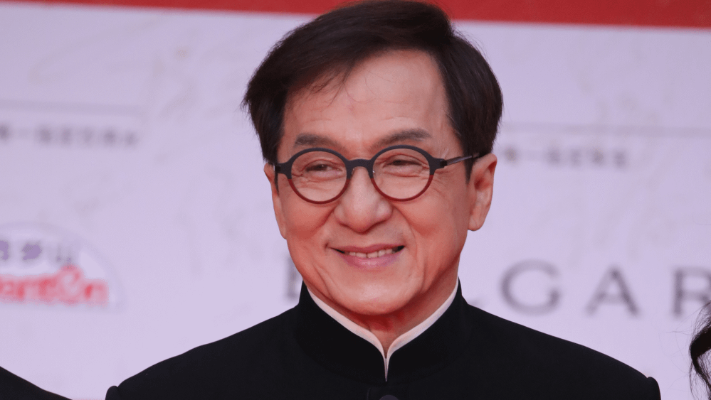 ジャッキー・チャンは、CGIスタントは「両刃の剣」であり、俳優にとってはより安全であるが、「現実の感覚」を「欠落」していると言います：「観客は麻痺している」