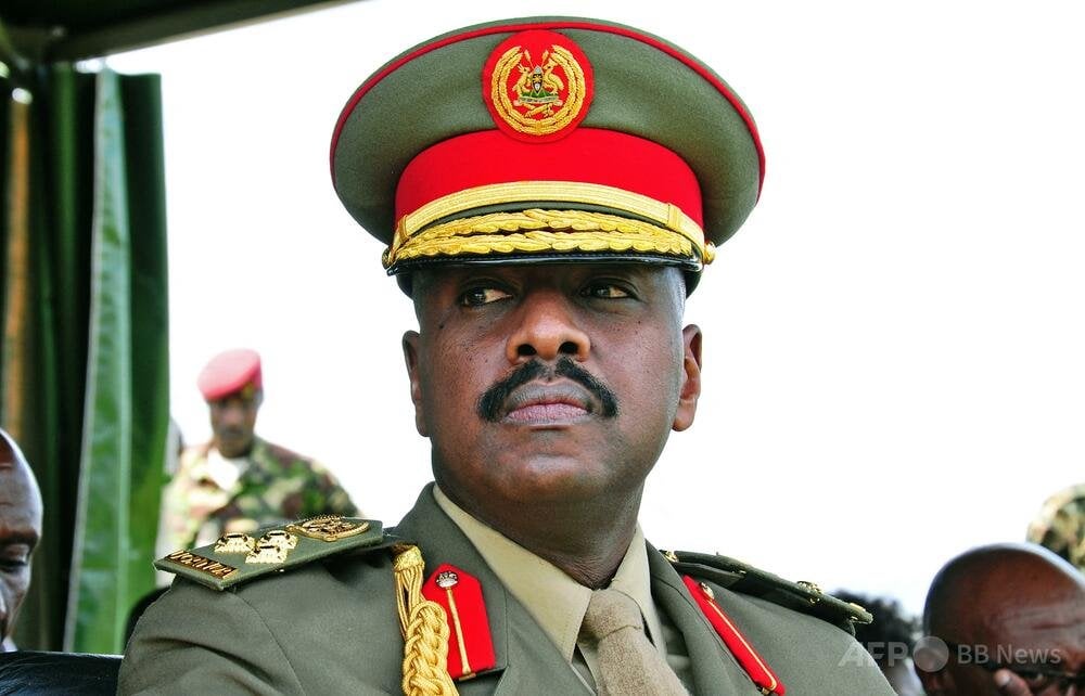 ウガンダ大統領の息子で軍司令官、父に投票しない国民は「国外追放」
