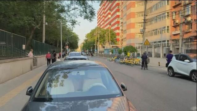 中国・北京の小学校近くで車が児童らはねる　無差別事件か