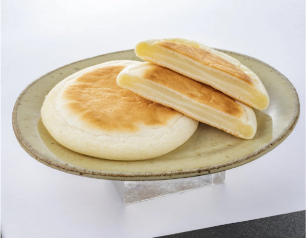 セブン-イレブンで開催される韓国グルメイベント『マシッソ！韓国イチ推しグルメ』で販売される「もっちりホットク ダブルチーズ」