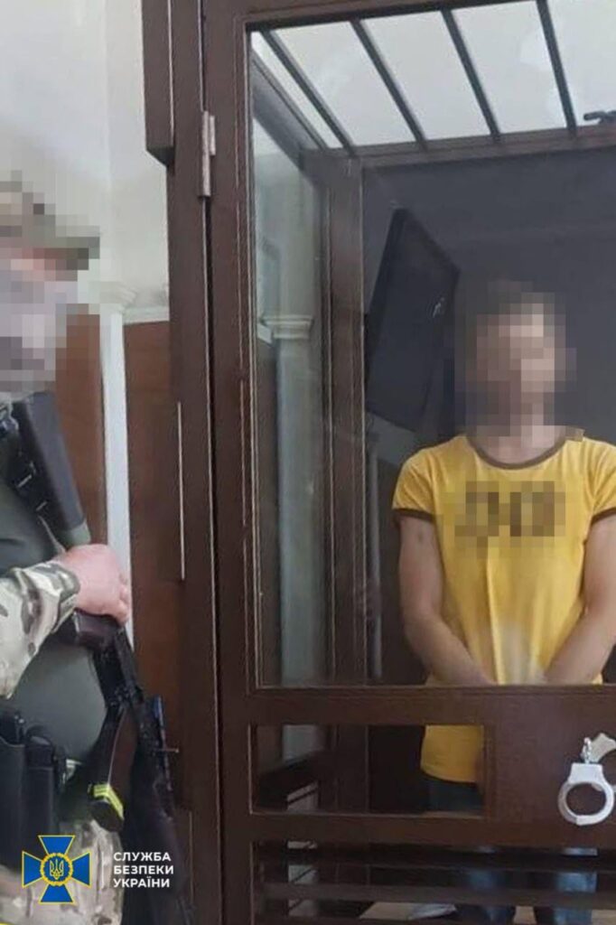 40歳の元救急救命士は、AFUの基地と人員に関するロシアの空爆のためにオデサの座標を収集したことで15年を宣告されました。