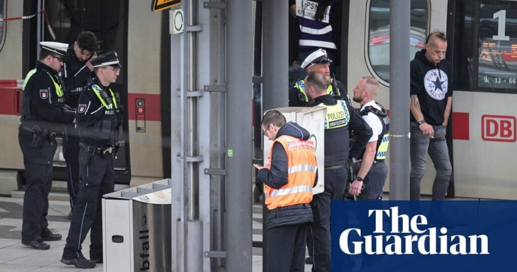 ハンブルク駅でナイフ攻撃で17人が負傷した後に逮捕された女性