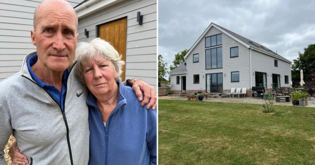 違法に1,000,000ポンドの家を建てたカップルは、それを取り壊すように命じられました