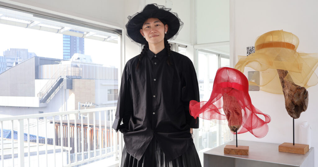 フランス版人間国宝、日爪ノブキが作りたい帽子とは　「消費されないクリエイション」の裏側 - WWDJAPAN