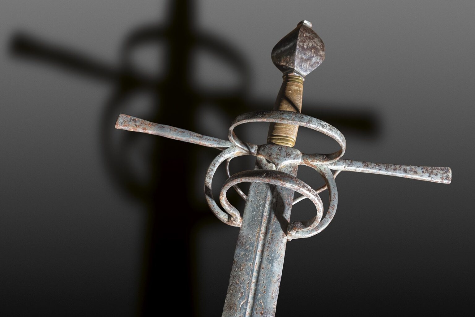 「ヴェレットの剣と帽子：新しい証拠」-Medievalists.net
