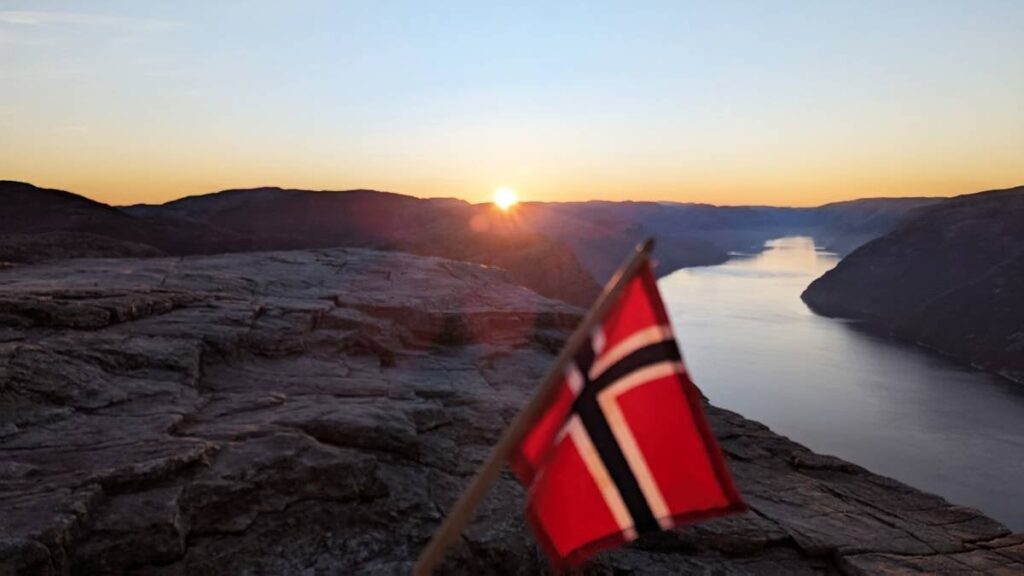 お誕生日おめでとうノルウェー - 今日の写真（NRK）