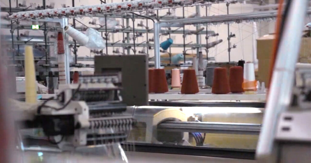 他産地から事業継承、自社で「産地化」 山形・寒河江市の佐藤繊維 – WWDJAPAN 他産地から事業継承、自社で「産地化」 山形・寒河江市の佐藤繊維 - WWDJAPAN