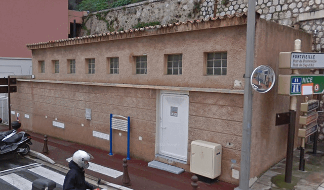 この建物は何ですか？