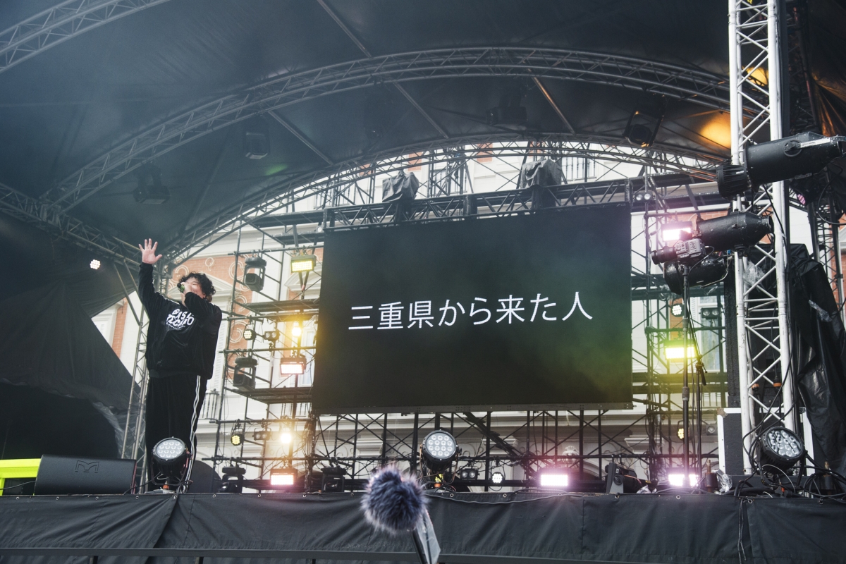 ヤバイTシャツ屋さん 2日間で約1万6000人が人気テーマパーク「志摩スペイン村」を貸切に！？ 1日目は岡崎体育や10-FEETら豪華ゲストが出演する自身初主催となる野外フェス！ 2日目は”ヤバT”渾身の野外ワンマンライブ！パークの全キャラクターたちもステージに集結し、夢の共演が実現！