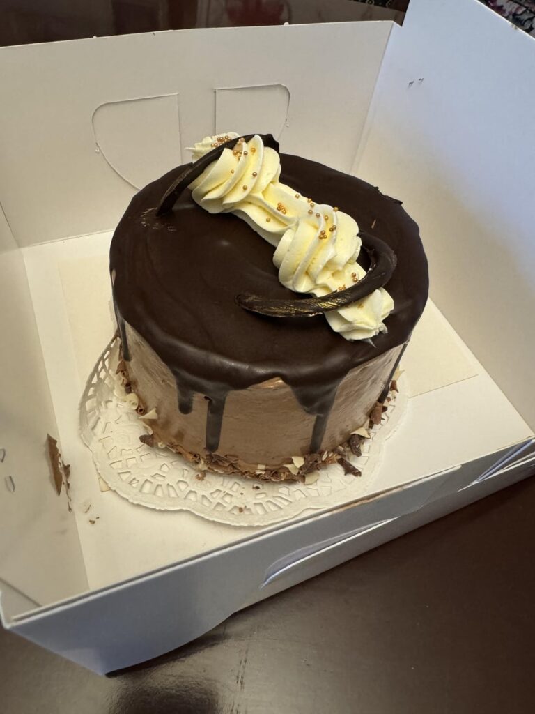 このケーキは何ですか？