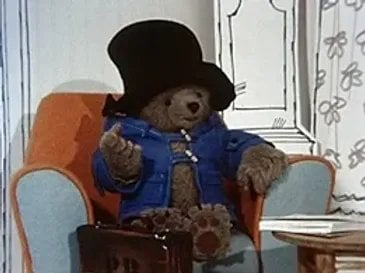 パディントン・ベアはクリヴィイ・リーに旅行します