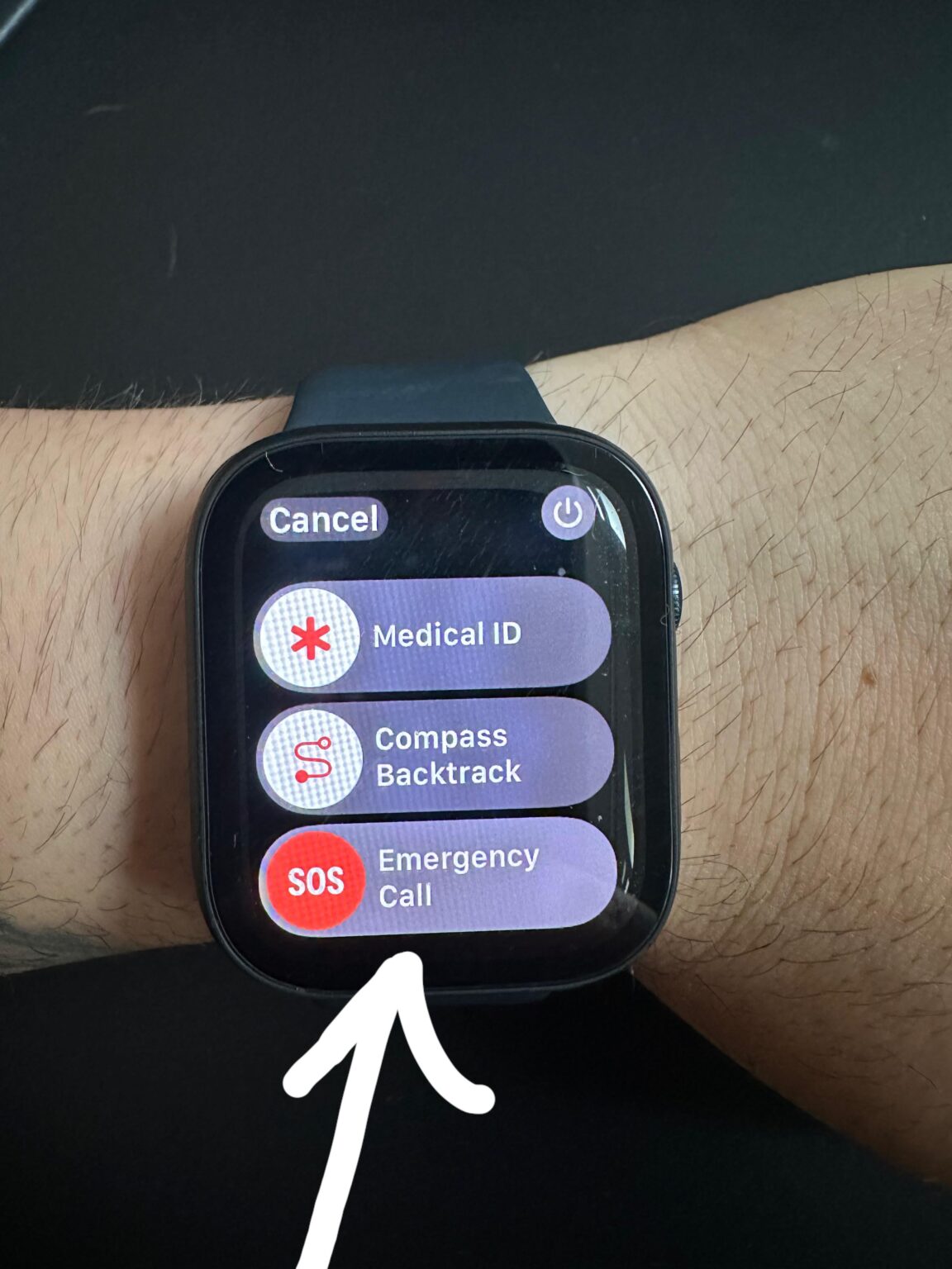 スロベニアのAppleSmart HoursでのSOS機能に関する質問