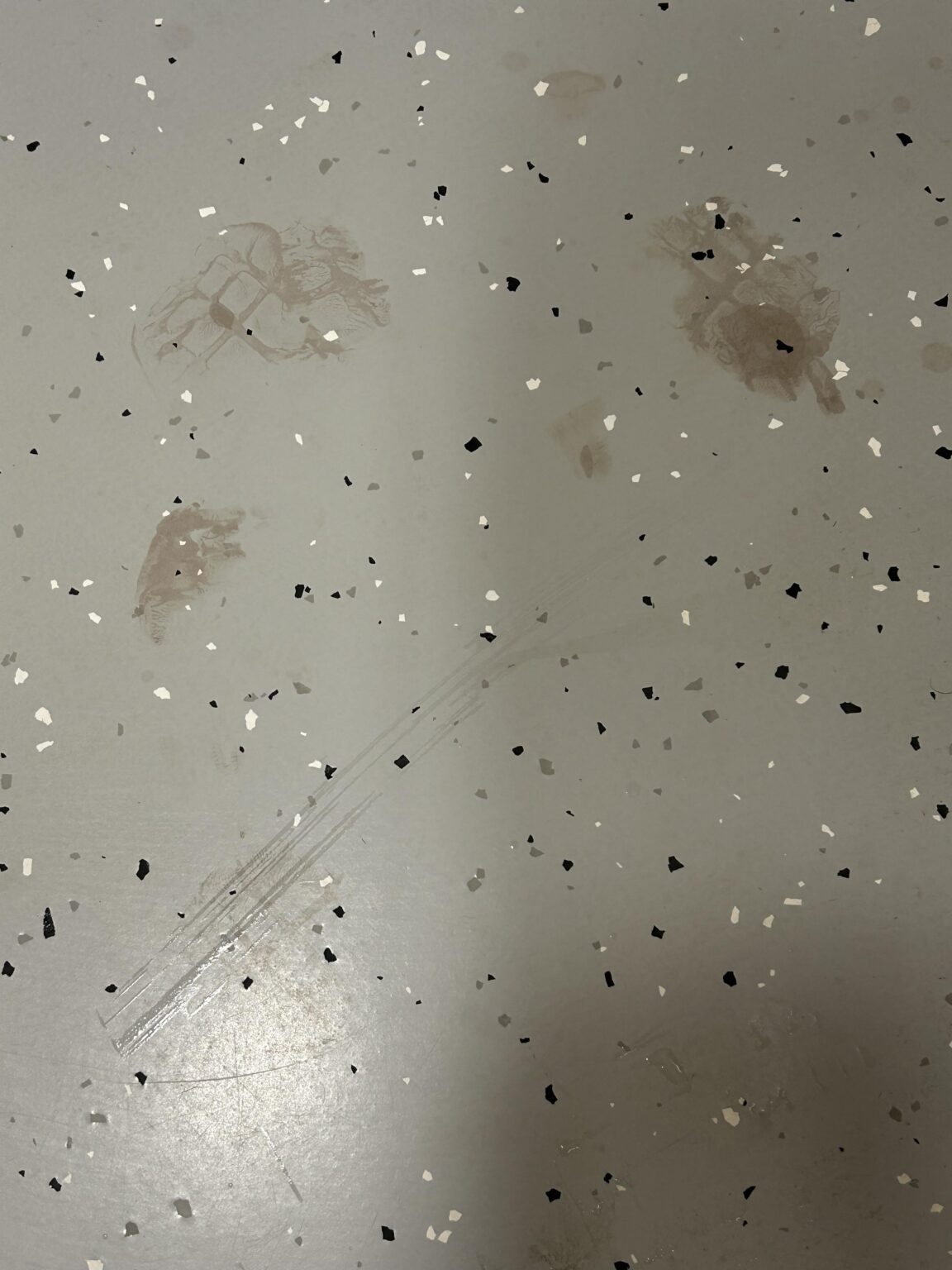これらの汚れをきれいにする方法は？