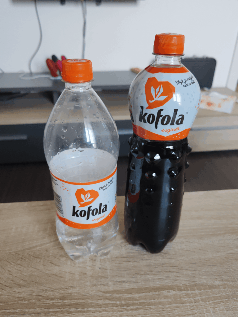 歴史上最大のダウングレード？私はなんとか古いボトルを捕まえました。 （右、新しい左）