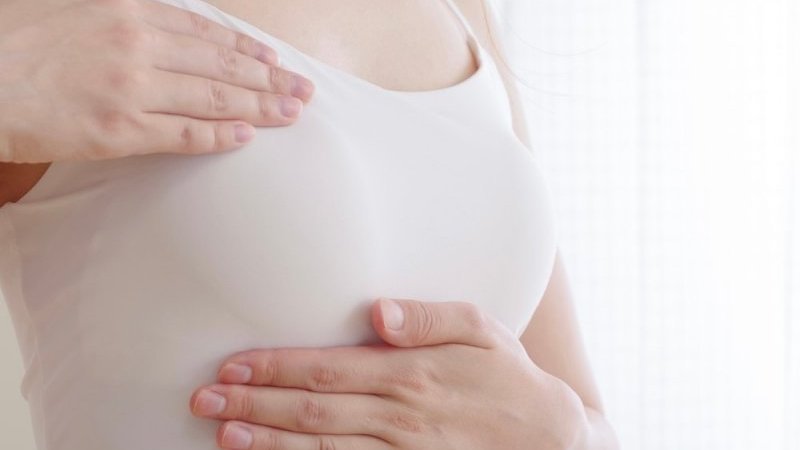 ヨーロッパ最大の胸をもつ女性、アフリカへの移住計画を明かす｜Pen Online