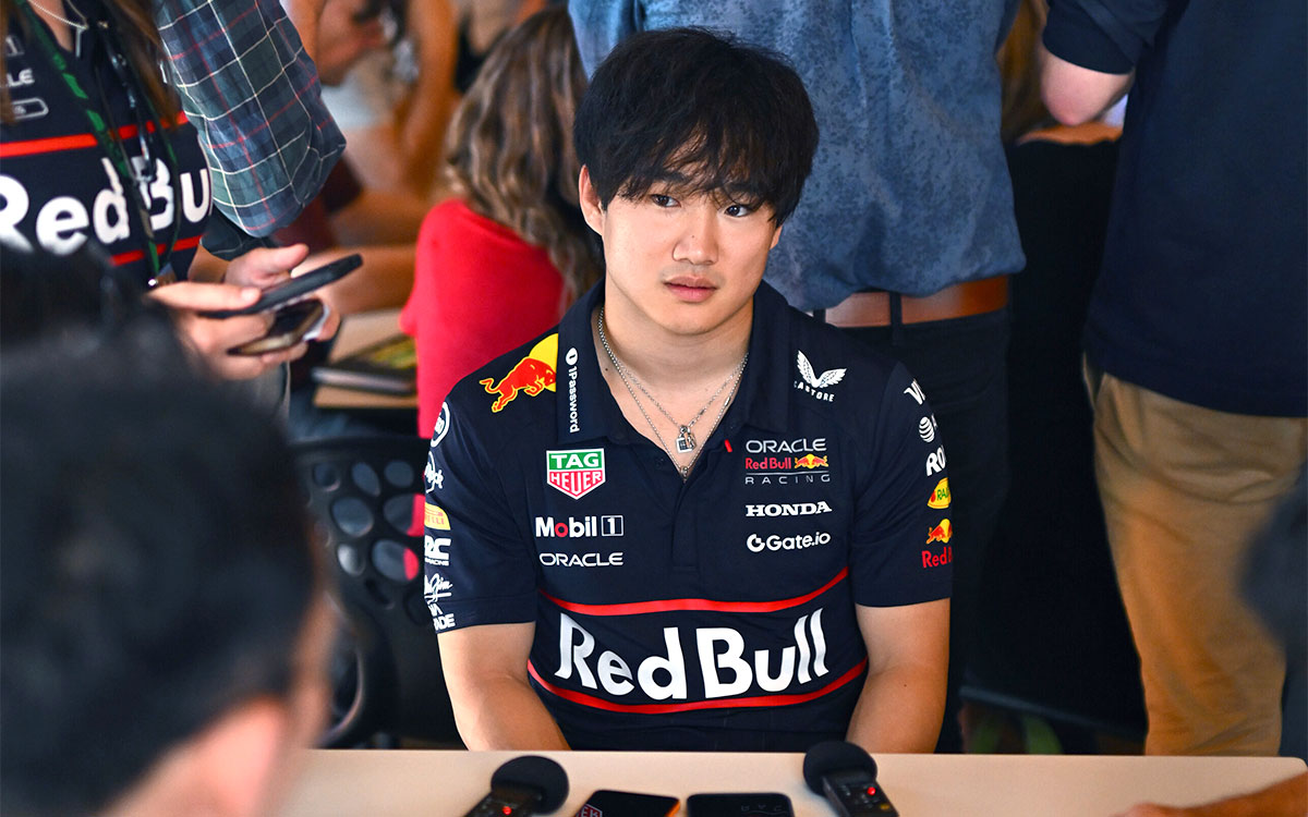 インタビューに応じる角田裕毅（レッドブル・レーシング）、2025年5月29日(木) F1スペインGP（カタロニア・サーキット）