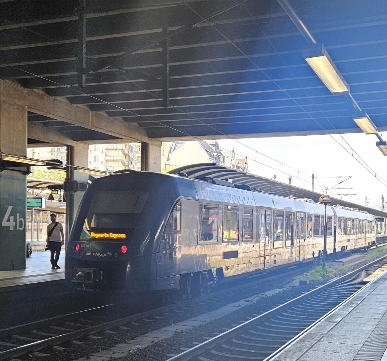 Mainz HBFでこれを見ました。これは何ですか、そして私の招待状はどこにありますか？！