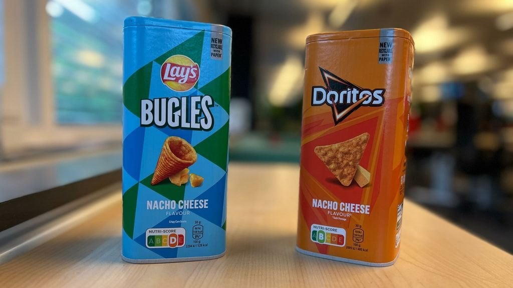 これからチップスを箱に入れて、キロの価格が撮影されます