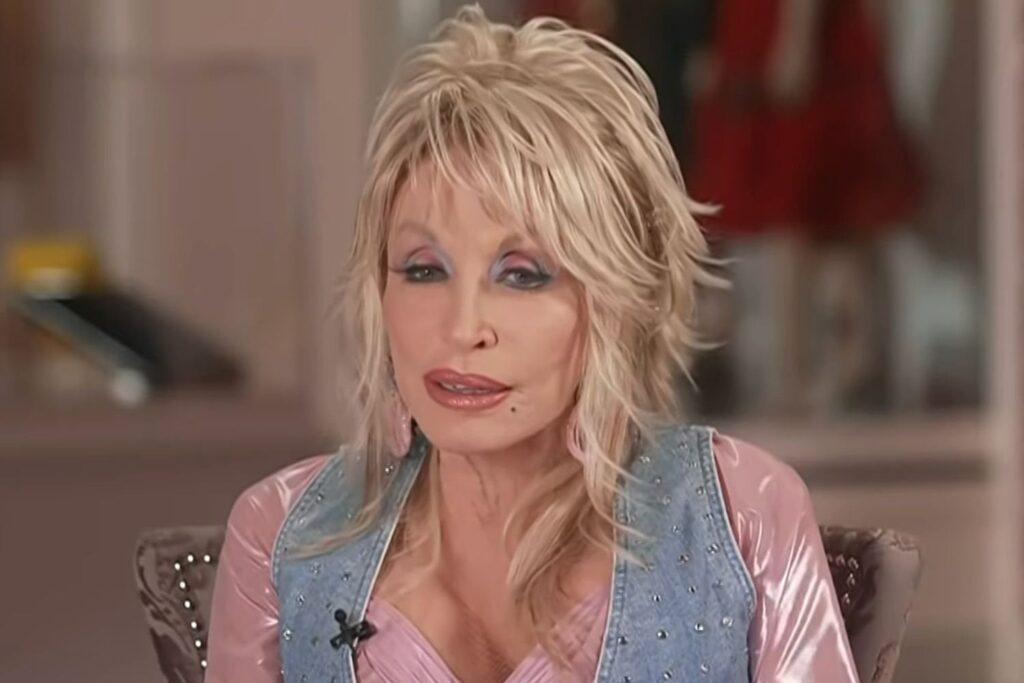 ドリー・パートンは、彼の死後、夫のカール・ディーンについて話す「非常に感情的」になります：「それは大きな調整です」