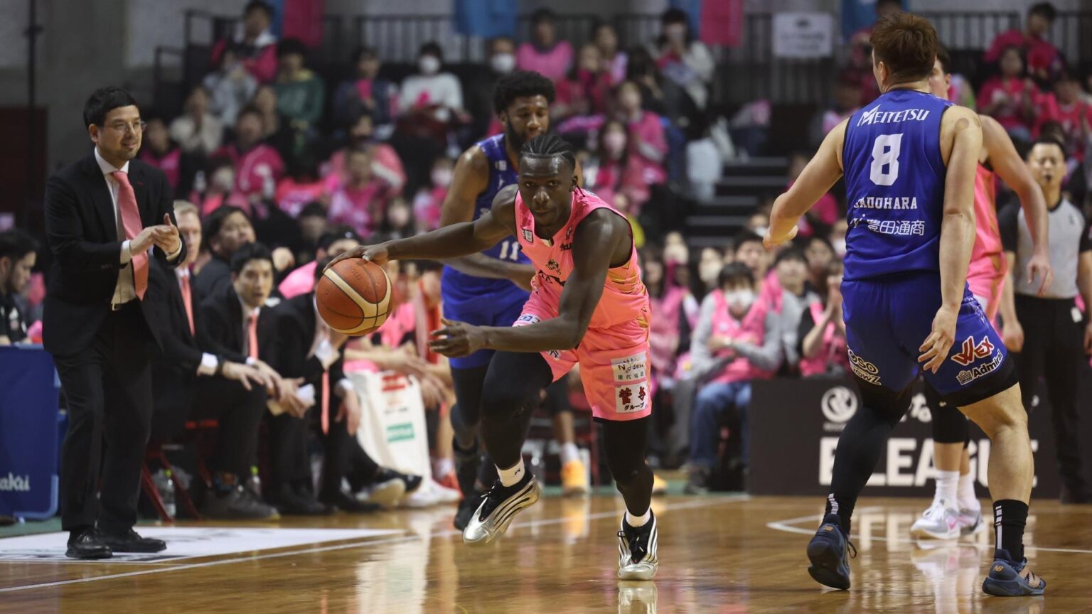 【秋田ノーザンハピネッツ】ガディアガ モハマド アルバシールが体感したBリーグ1年目とは？（青木崇） - エキスパート