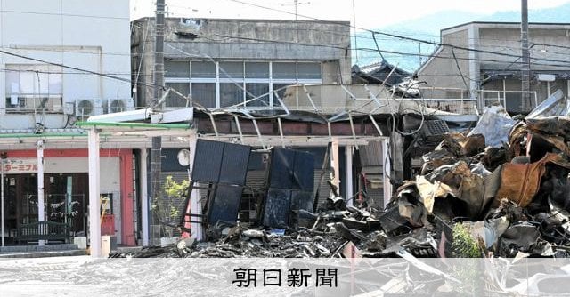 飛び火か、400m離れた商店街で火災 なぜ発生？防ぐ手立ては？
