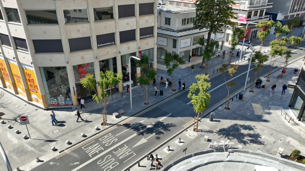 彼らはマカリオスと一緒にエウリアンのバッグを開いた - 将来の資金調達のためにニコシア市のスラップとスティグマ化の可能性