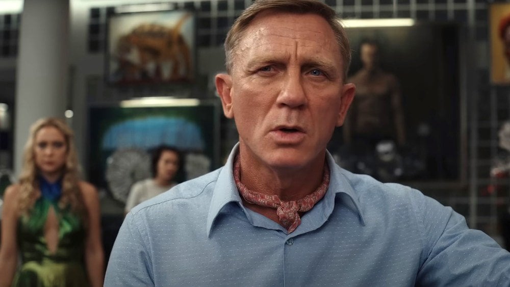 Rian Johnsonは、「私は「私は」NetflixのCEOに同意していると言います。映画館のモデルは「時代遅れ」であることに同意します。