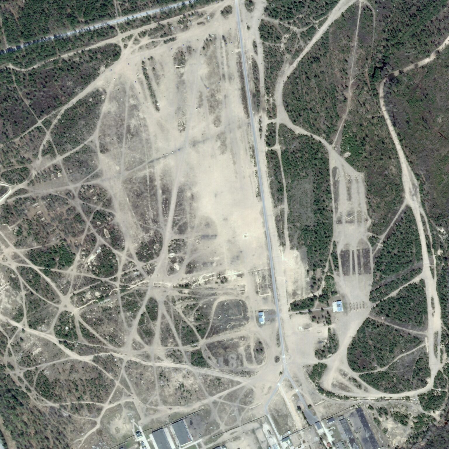 衛星画像は、NATO国境でのロシア軍の蓄積を示しています