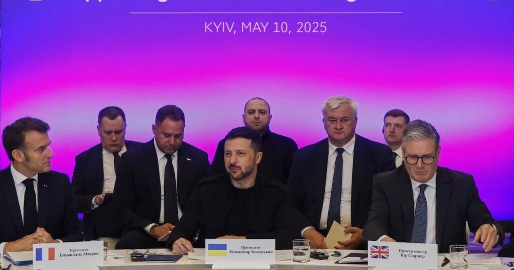 ロシアのプーチンは、5月15日にイスタンブールでウクライナとの直接会談を提案しています。