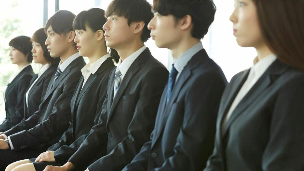 2025年度「新社会人」の特徴はコレだ！ コロナに青春時代を奪われ、「人付き合い」が苦手？ 新卒研修から見えてきたものとは【何をするにも詳細に確かめてからでないと】