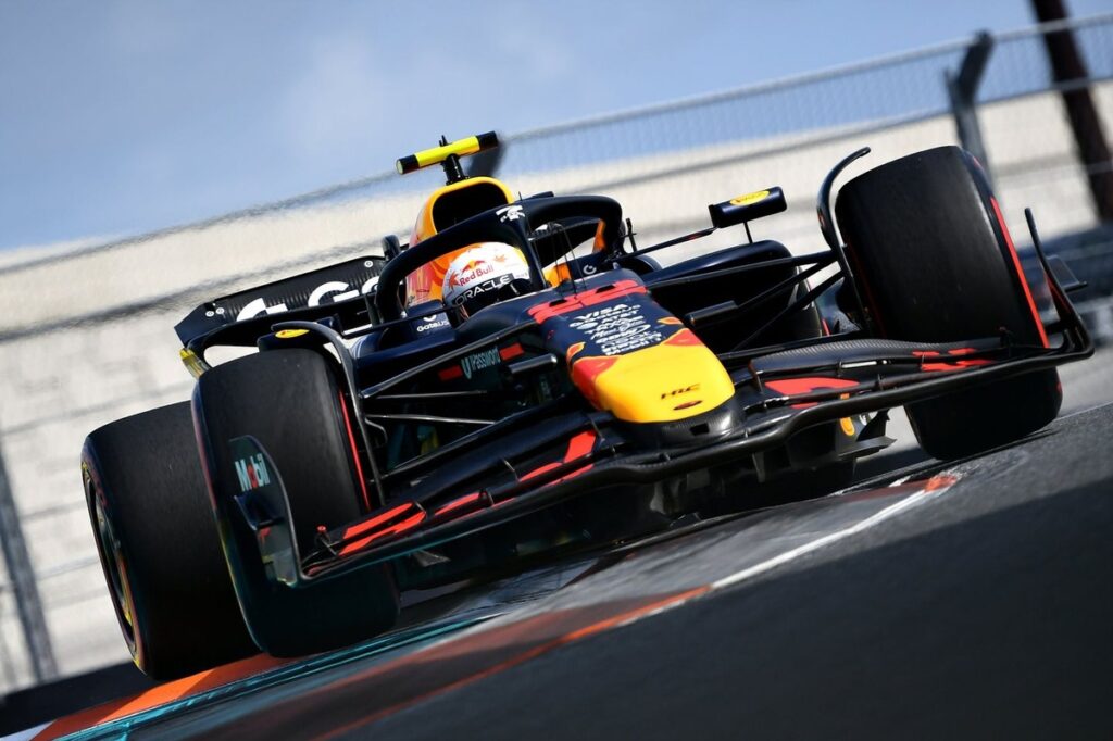 角田裕毅、F1マイアミGP予選最速フェルスタッペンから0.7秒差の10番手も「ラップ自体はまずまず」 - motorsport.com 日本版｜モータースポーツ情報サイト