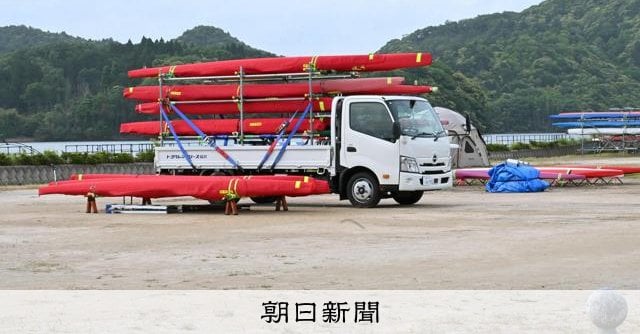 京都のカヌー大会で転覆相次ぐ 突風で56人が投げ出され 6人搬送