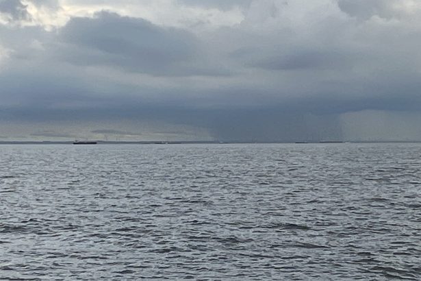 行方不明者の専従捜索を終了　久米島沖の台湾漁船火災　沖縄