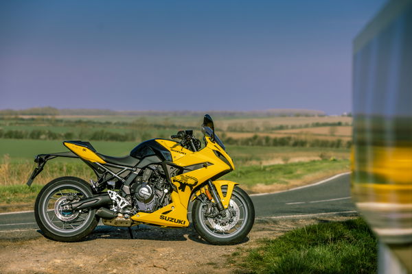 鈴木gsx-8r kiiro