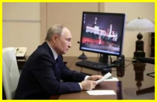 クレムリンにあるロシアの独裁者ウラジミールプーチンのコンピューターは、11年間サポートされていないWindows XPを実行しています。コンピューターはすべてのウイルスに対して脆弱です