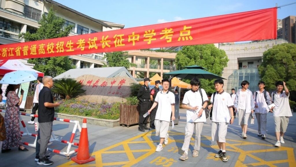 世界で最も過酷な「高考」試験に1300万人以上の中国人が参加 Vietnam.vn - Nền tảng quảng bá Việt Nam