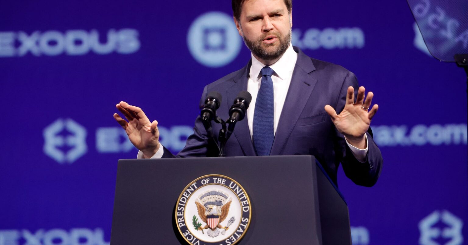 米副大統領、ビットコイン傾倒で中国に対し戦略的優位に立つと主張 | ロイター