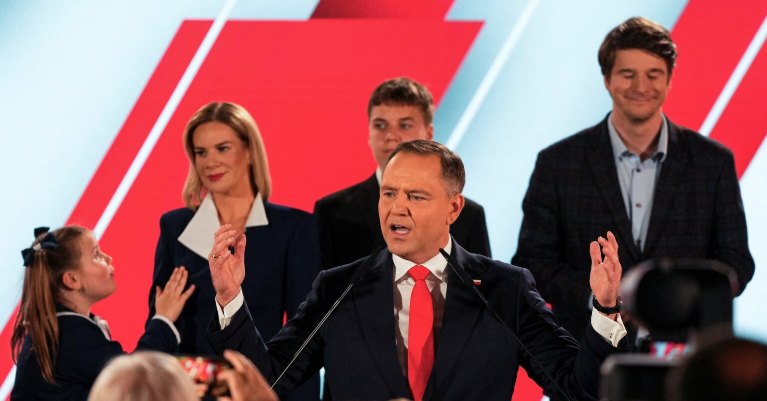 ポーランド大統領選で欧州懐疑派勝利、トゥスク政権に試練 反EUに勢いも | ロイター ポーランド大統領選で欧州懐疑派勝利、トゥスク政権に試練 反EUに勢いも | ロイター