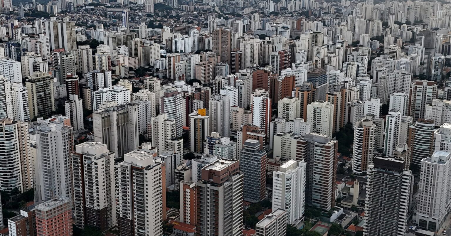 ブラジル格付け見通し「安定的」に下げ＝ムーディーズ | ロイター