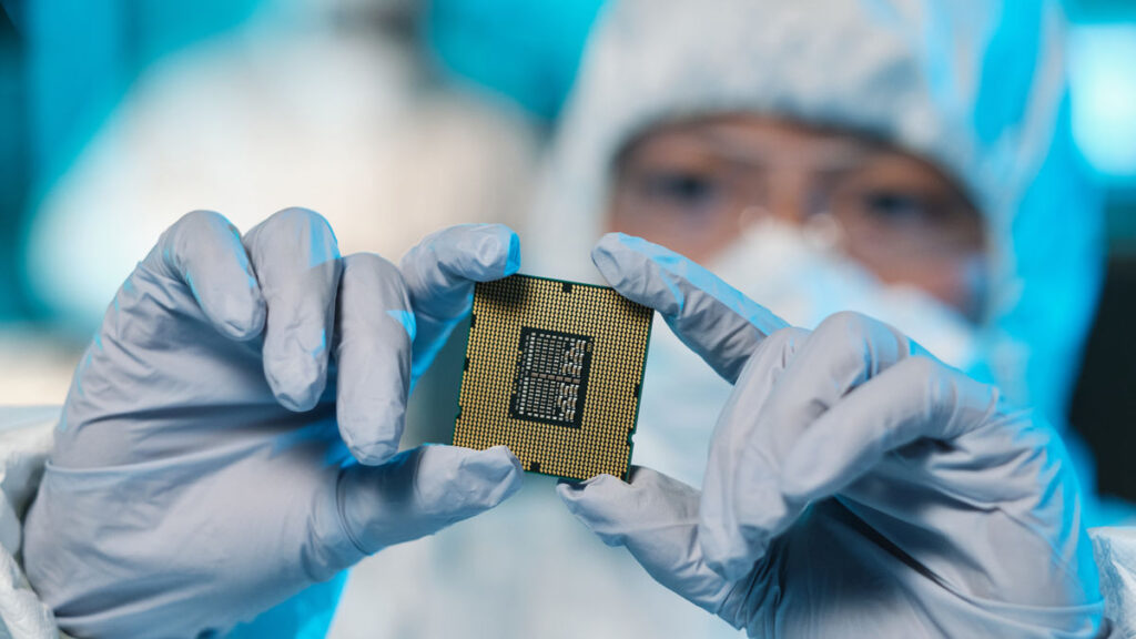 台湾の半導体産業は搾取されながら働くフィリピン人労働者によって支えられている - GIGAZINE