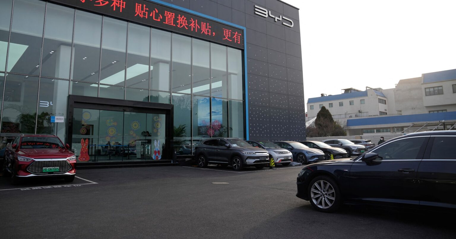 中国当局、自動車価格競争への監督強化　業界に自粛要請 | ロイター