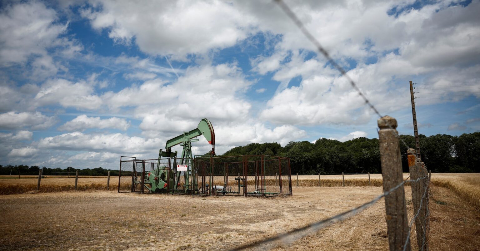 原油先物約3％高、ＯＰＥＣプラスの計画やカナダ山火事受け供給懸念 | ロイター