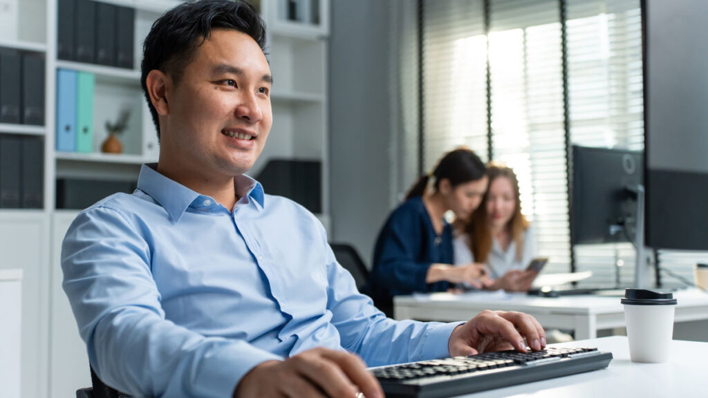 中国で出勤して働いているフリをするための「働くふり会社」ビジネスが流行 – GIGAZINE 中国で出勤して働いているフリをするための「働くふり会社」ビジネスが流行 - GIGAZINE