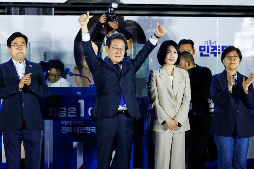 李在明氏、挫折や逆境をバネに韓国政治の頂点に－暗殺未遂も経験 - Bloomberg